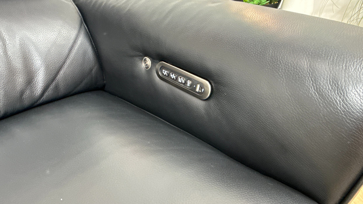 Sofology Viento Leather 2.5 Seater Power Recliner/Headrest Heated Seat Lumbar Support in Trusty Embossed Jet Black