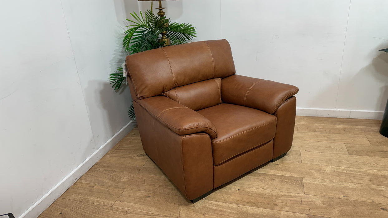 Sofology Santina Leather Chair in Relaxed Soft Tan