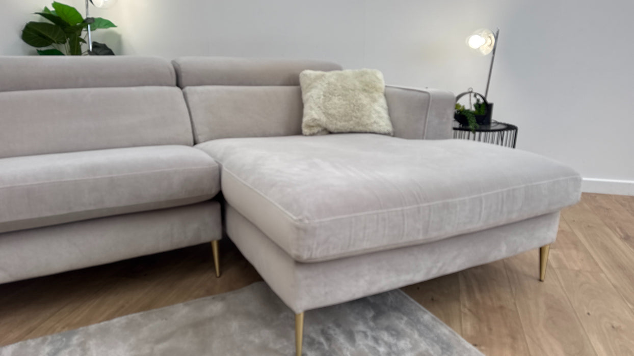 DFS Gh100 Large Media Chaise in Natural