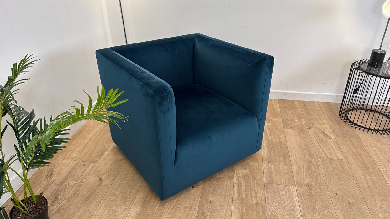 The Strand Chair - Matt Velvet Navy	- Accent