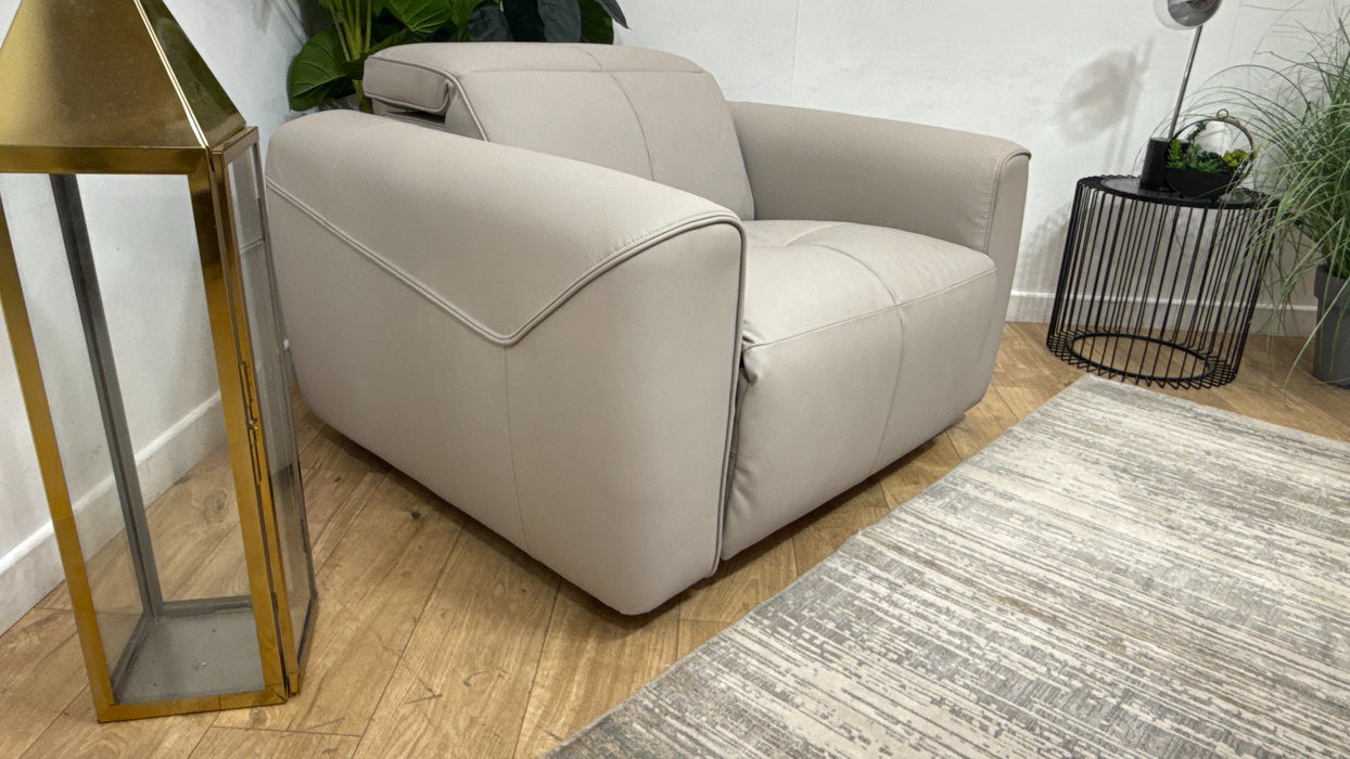 Sofology Riviera Leather Loveseat Power Recliner/Headrest in Trusty Super Matt Cloud Grey