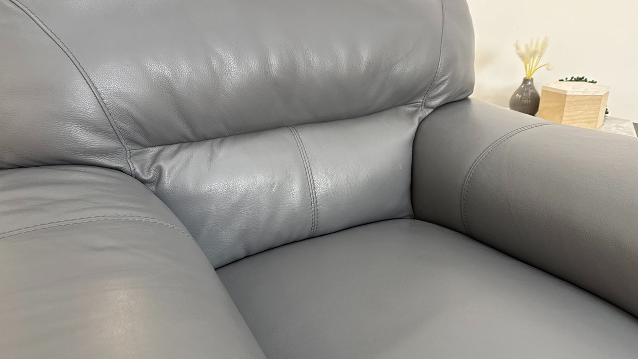 DFS The Mario Leather Chair