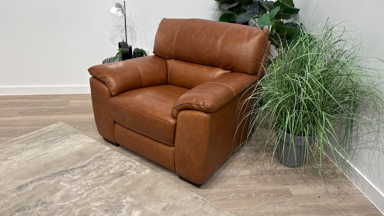 Sofology Santina Leather Chair in Relaxed Soft Tan