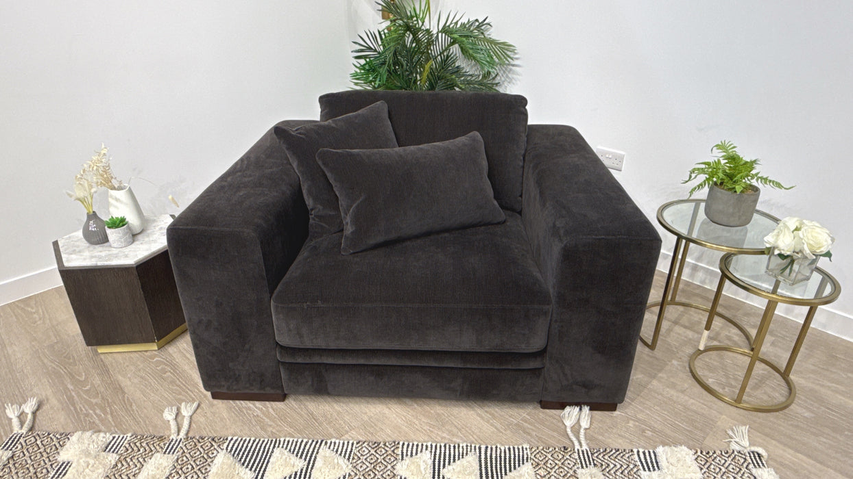 Sofology Obsidian Fabric Loveseat in Relaxed Chenille Raisin