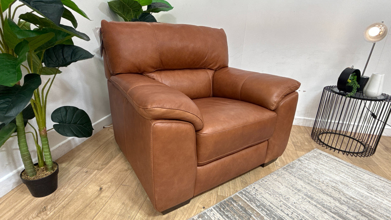 Sofology Santina Leather Chair in Relaxed Soft Tan