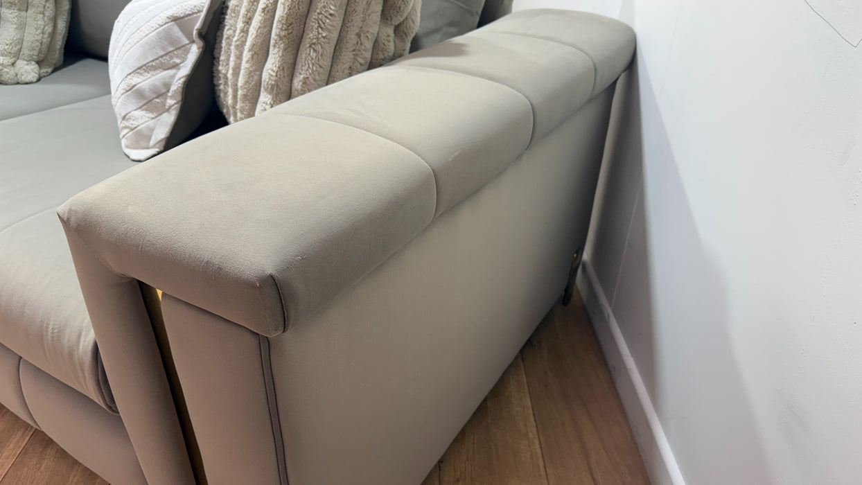 Sofology Oscar Fabric 4 Seater Gold Trim in Matt Velvet Pebble