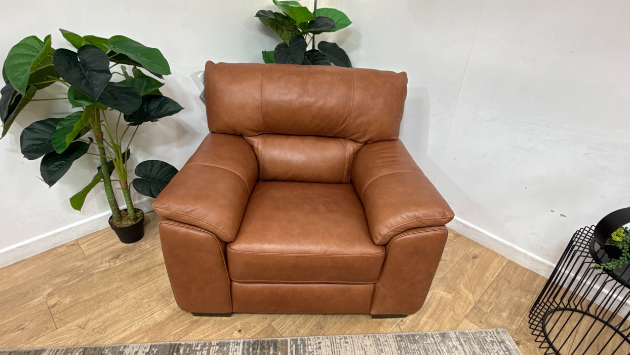 Sofology Santina Leather Chair in Relaxed Soft Tan