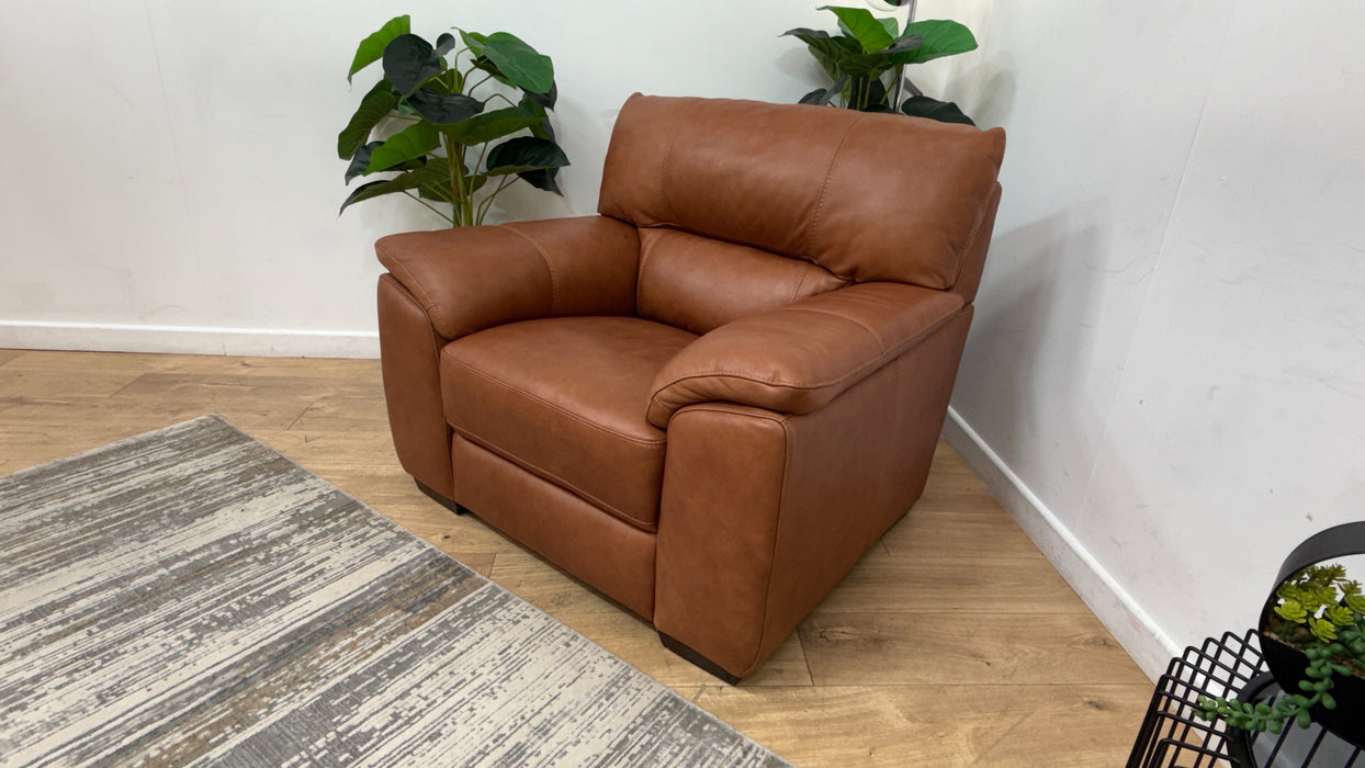 Sofology Santina Leather Chair in Relaxed Soft Tan
