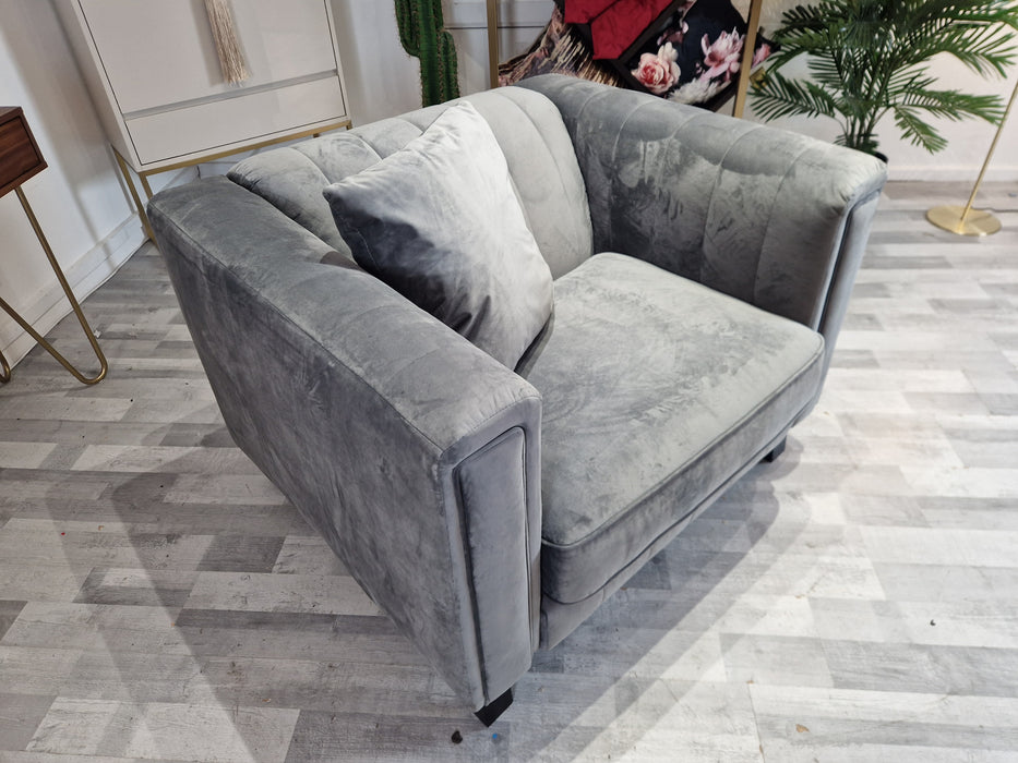 Fluted Isla 1.5 Seat - Fabric Loveseat - Anthracite All Over