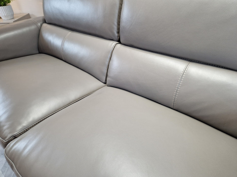 Illinois 2.5 Seat - Leather Pow Rec Sofa - Fossil Grey