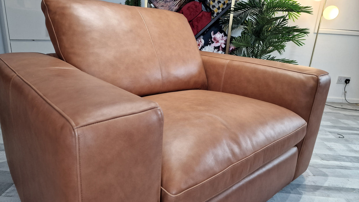 Retreat 1.5 Seat - Leather Loveseat - Cognac