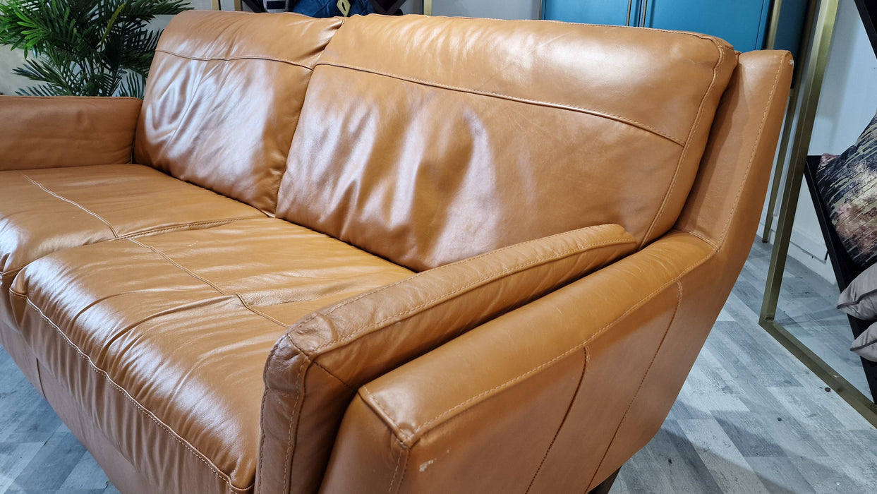 Fellini 3 Seater - Leather Sofa - Alaska Brittany