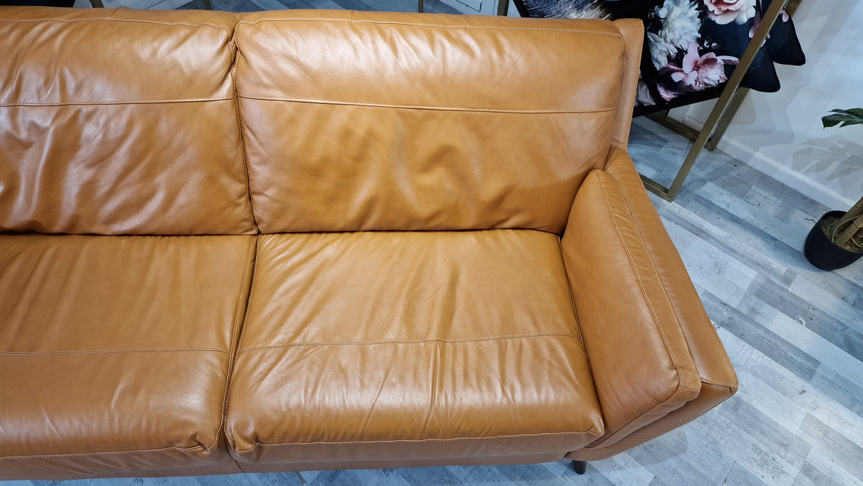 Fellini 3 Seater - Leather Sofa - Alaska Brittany