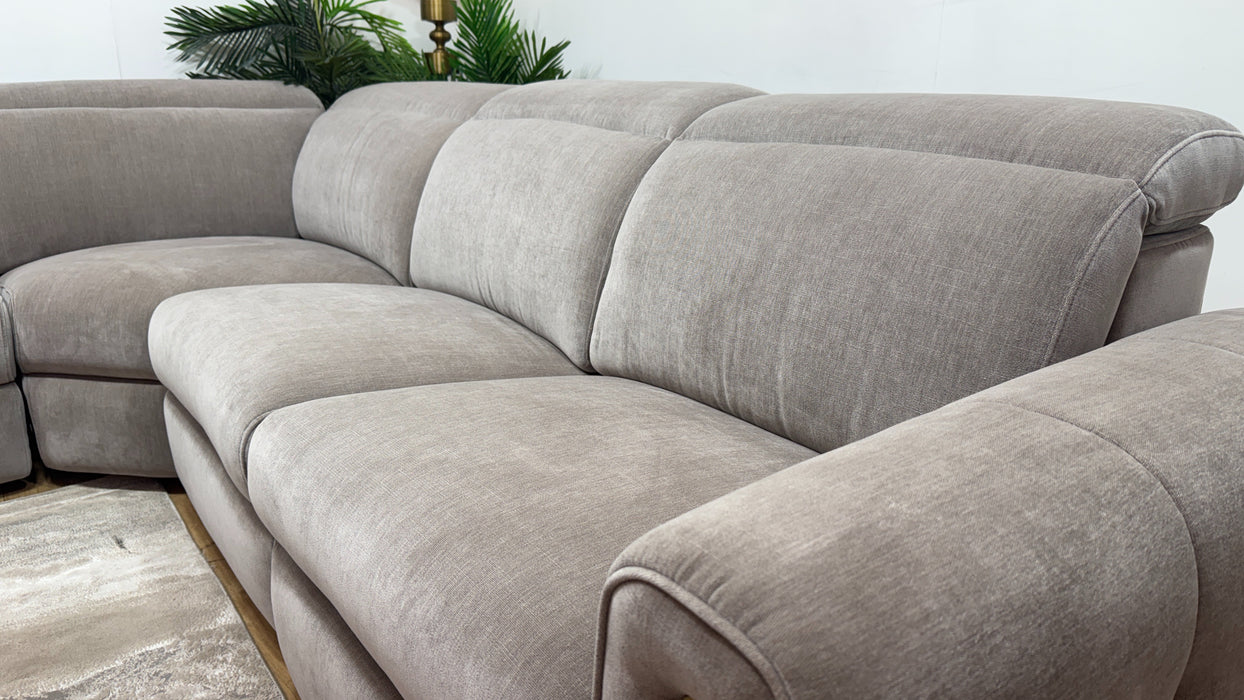 Sofology Kingsbridge Fabric 1.5 Corner 3 Power Recliner/Headrest in Relaxed Chenille Nutmeg