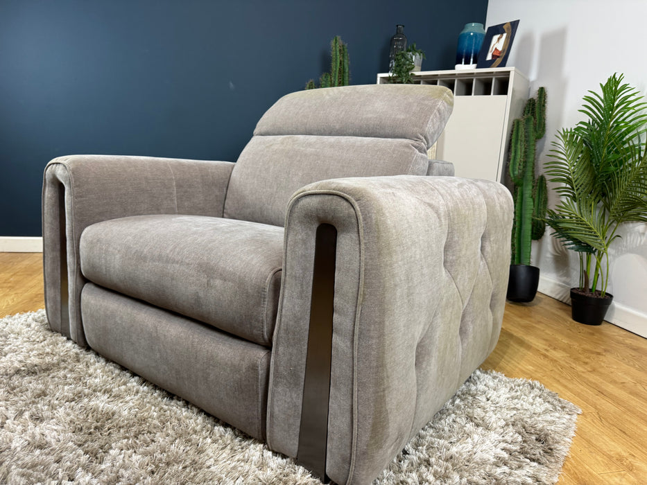 Kingsbridge Fabric Loveseat - Relaxed Chenille Nutmeg (WA2)