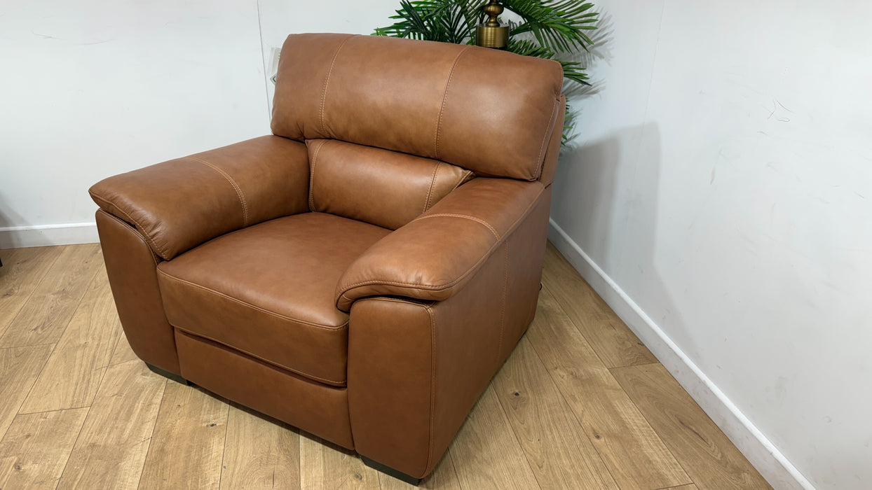 Sofology Santina Leather Chair in Relaxed Soft Tan
