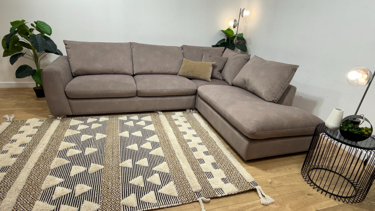 Sofology Hudson Fabric 3 Corner 1.5 Chaise in Lifestyle Flecked Nutmeg