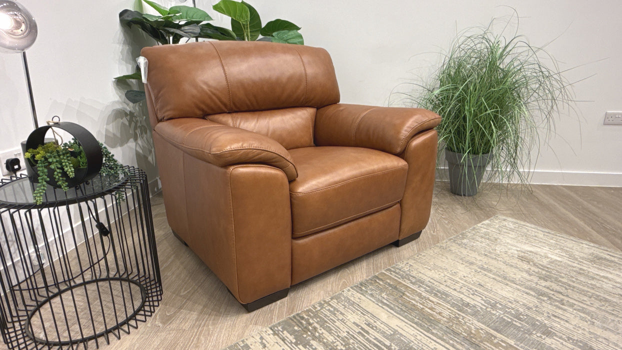 Sofology Santina Leather Chair in Relaxed Soft Tan