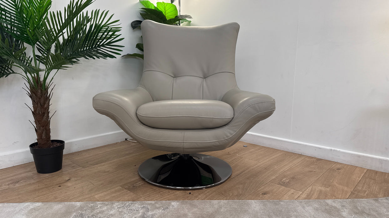 Sofology The Viento Leather Swivel Chair in Trusty Embossed Light Grey