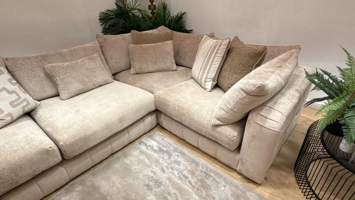 Sofology Westwood Fabric 3 Corner 1 No Trim in Teddy Chenille Natural Mix