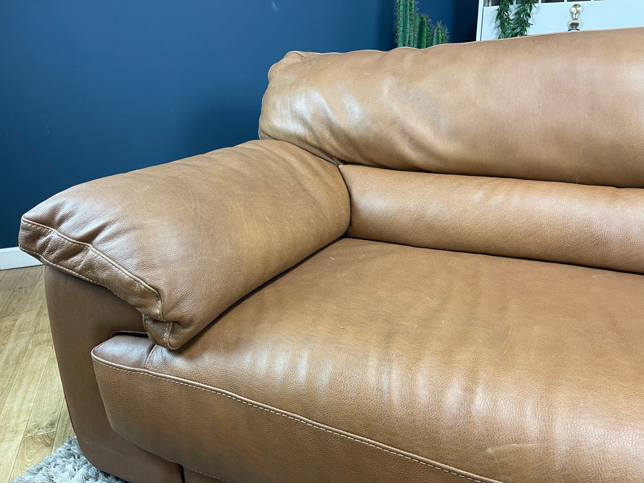 Santino Love Seat Apollo Tan Leather (WA2)