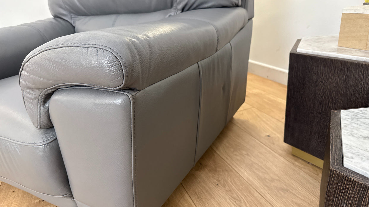 DFS The Mario Leather Chair