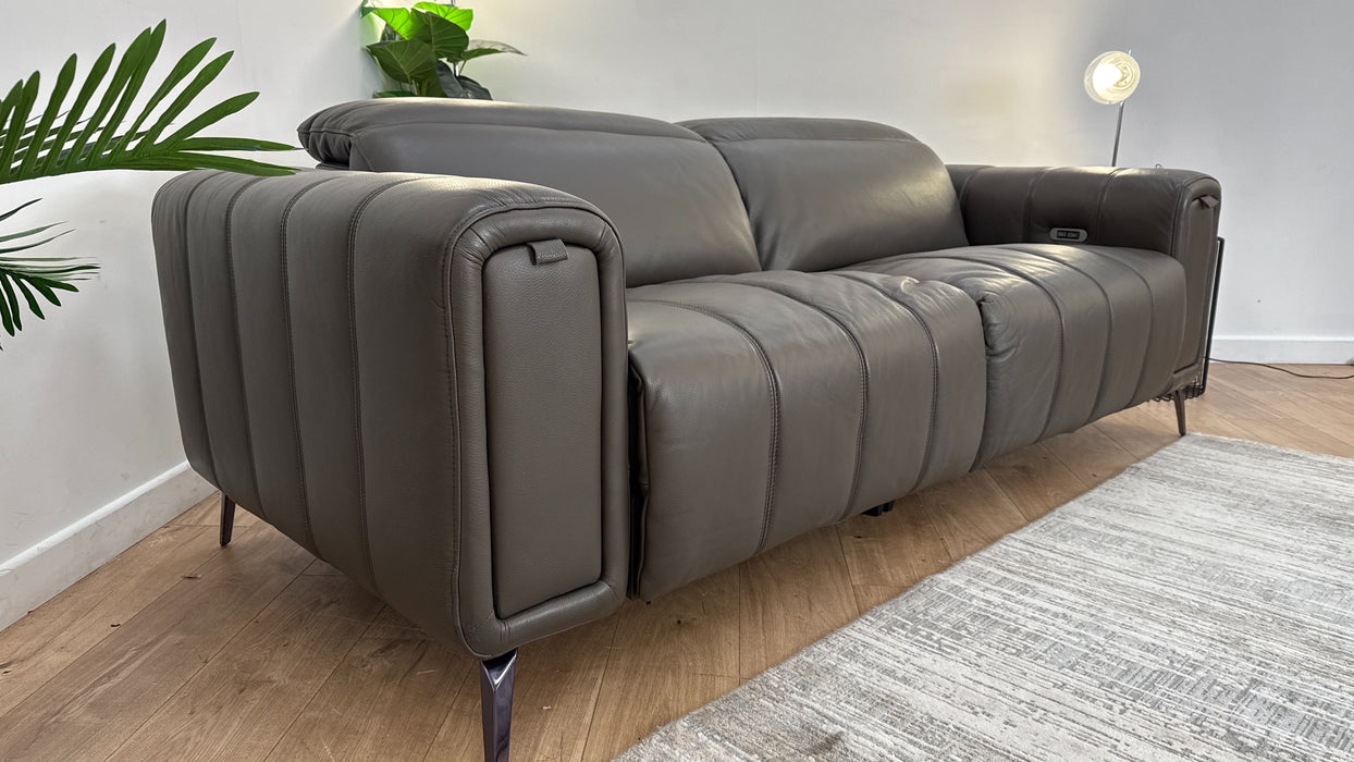 DFS Trip	Recliner 3 Seater in Storm