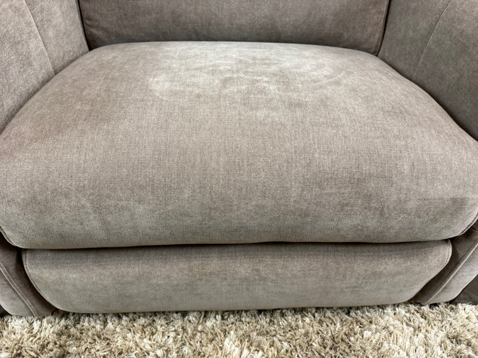 Kingsbridge Fabric Loveseat - Relaxed Chenille Nutmeg (WA2)