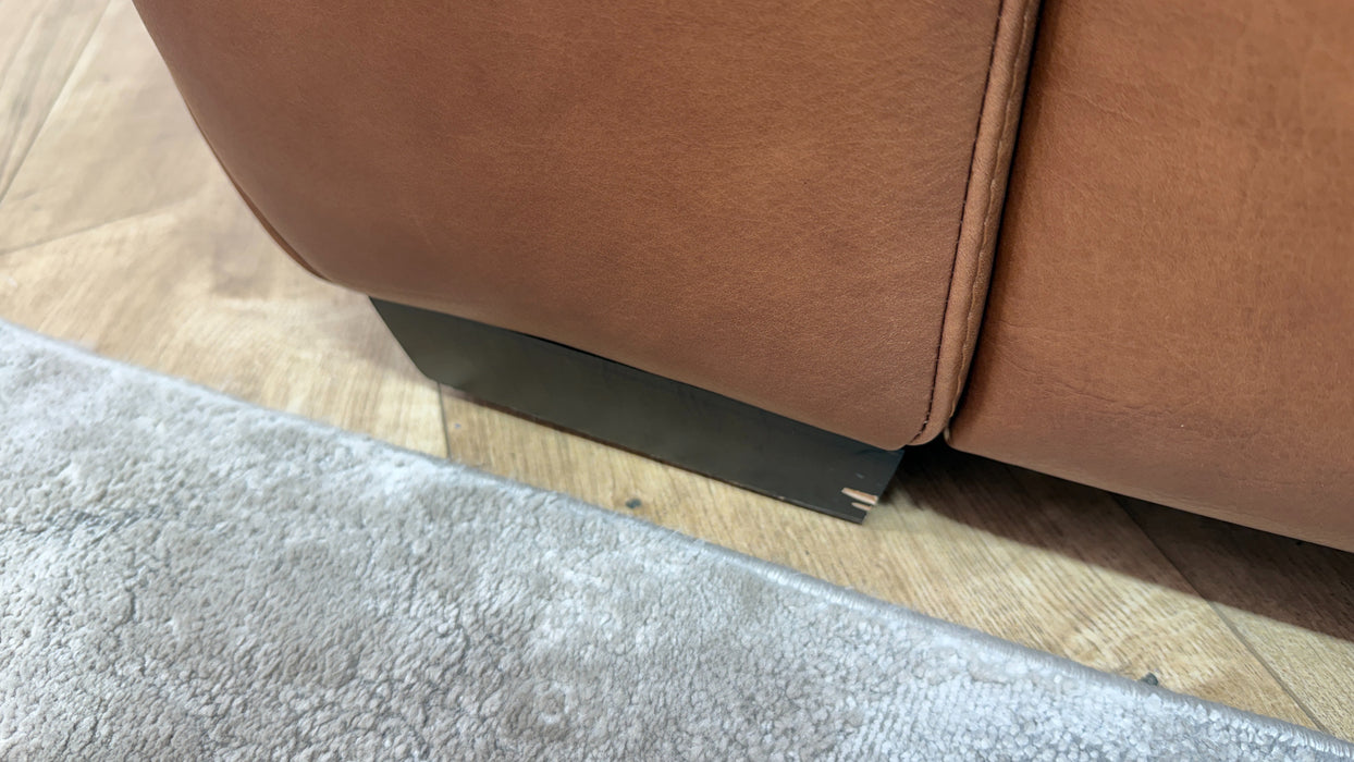 Sofology Santina Leather Chair in Relaxed Soft Tan