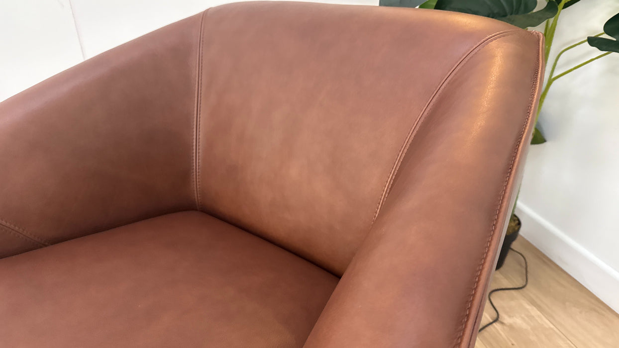 Sofology Adler Leather Swivel Chair in Relaxed Soft Brown
