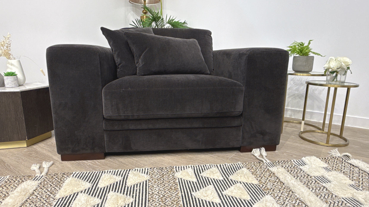 Sofology Obsidian Fabric Loveseat in Relaxed Chenille Raisin