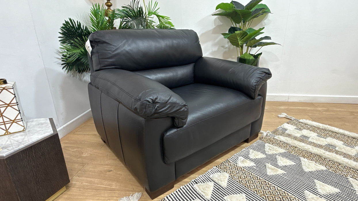 Sofology Santino Leather Chair in Hampshire Black