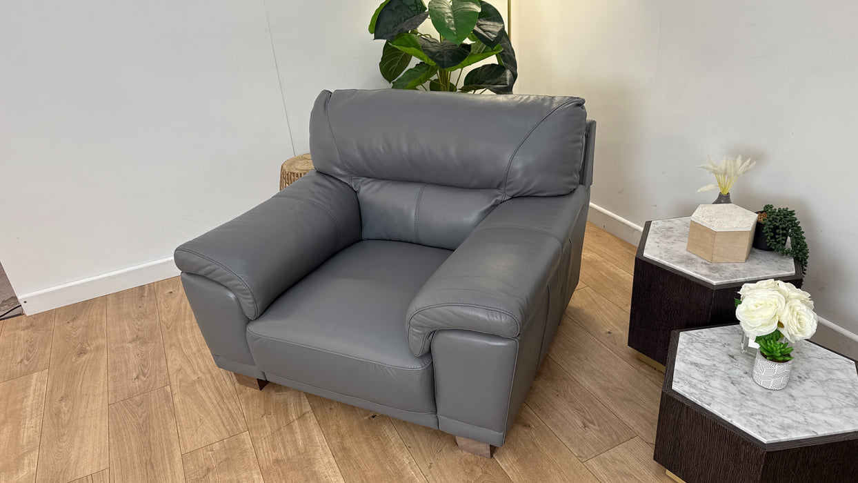 DFS The Mario Leather Chair