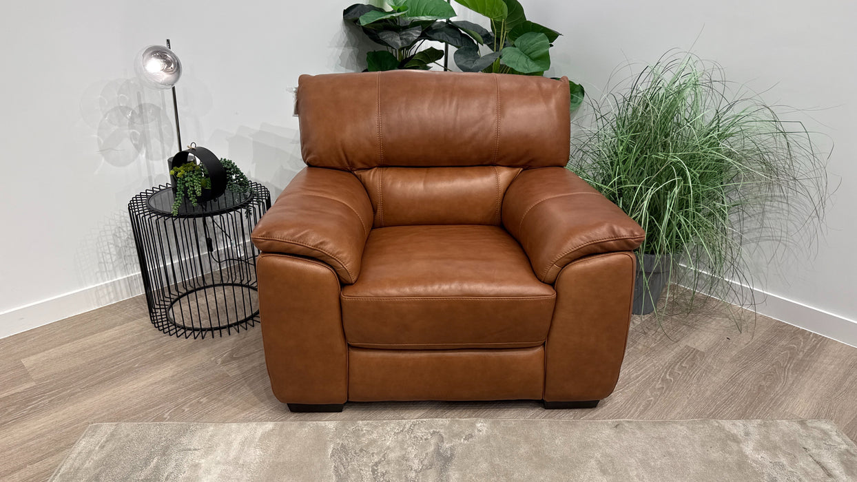 Sofology Santina Leather Chair in Relaxed Soft Tan