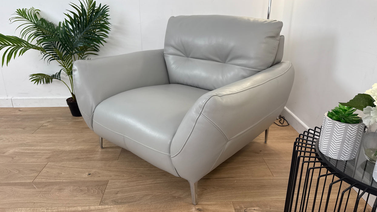 Europa - Leather Chair