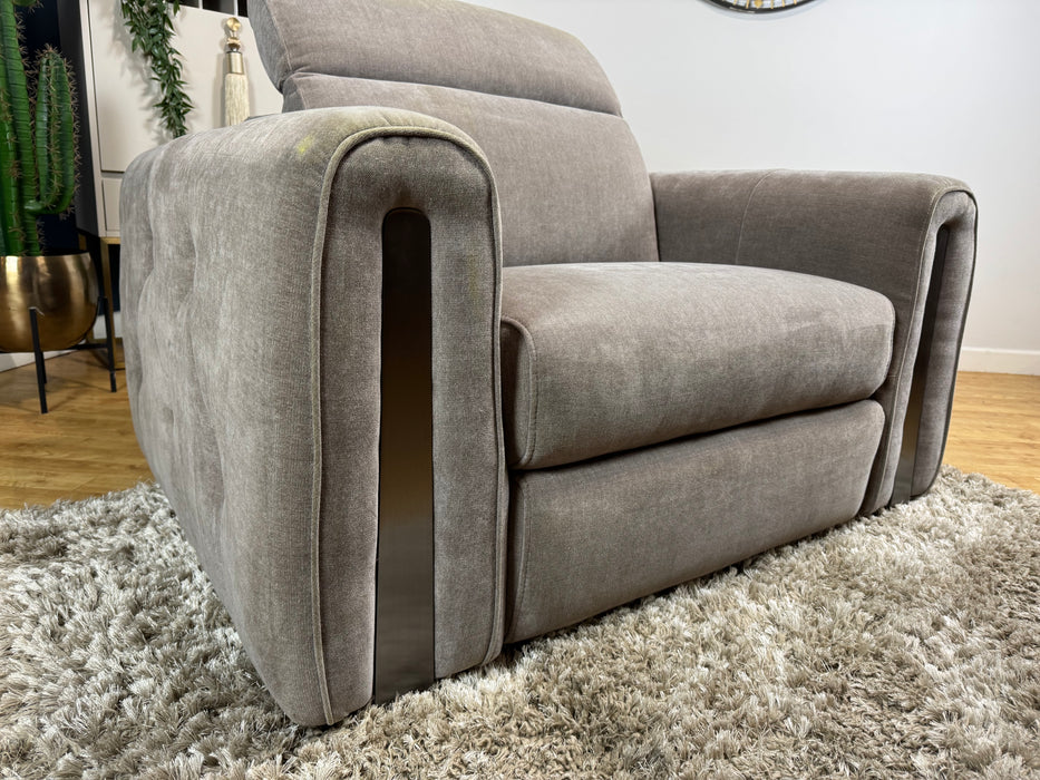 Kingsbridge Fabric Loveseat - Relaxed Chenille Nutmeg (WA2)