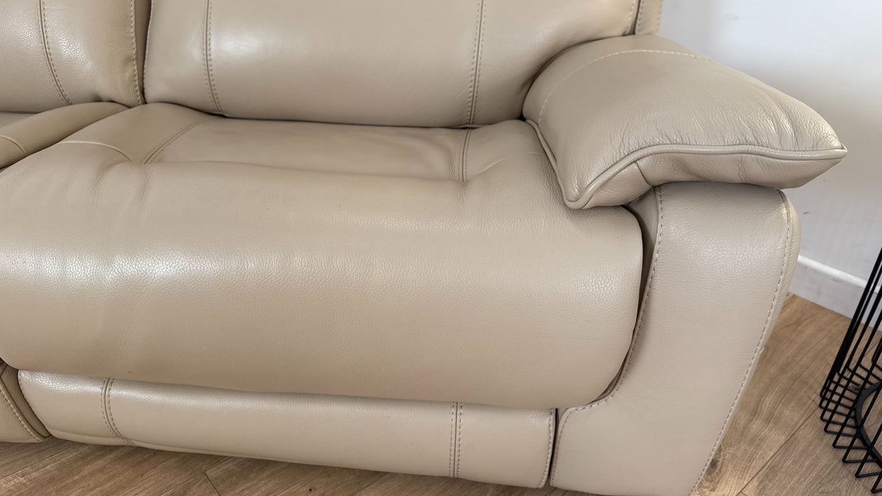 Cubos Leather Power Recliner + Power Headrest