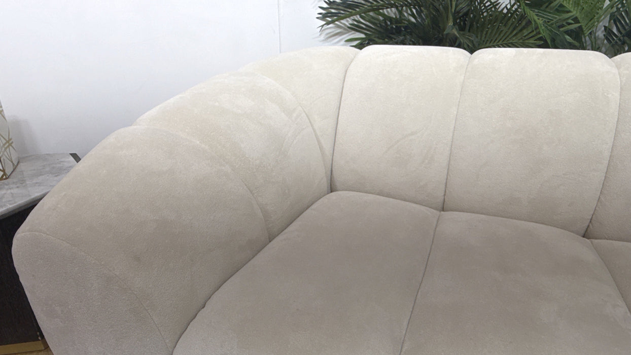 Sofology Waldorf Fabric Loveseat in Soft Sherpa Natural Mix