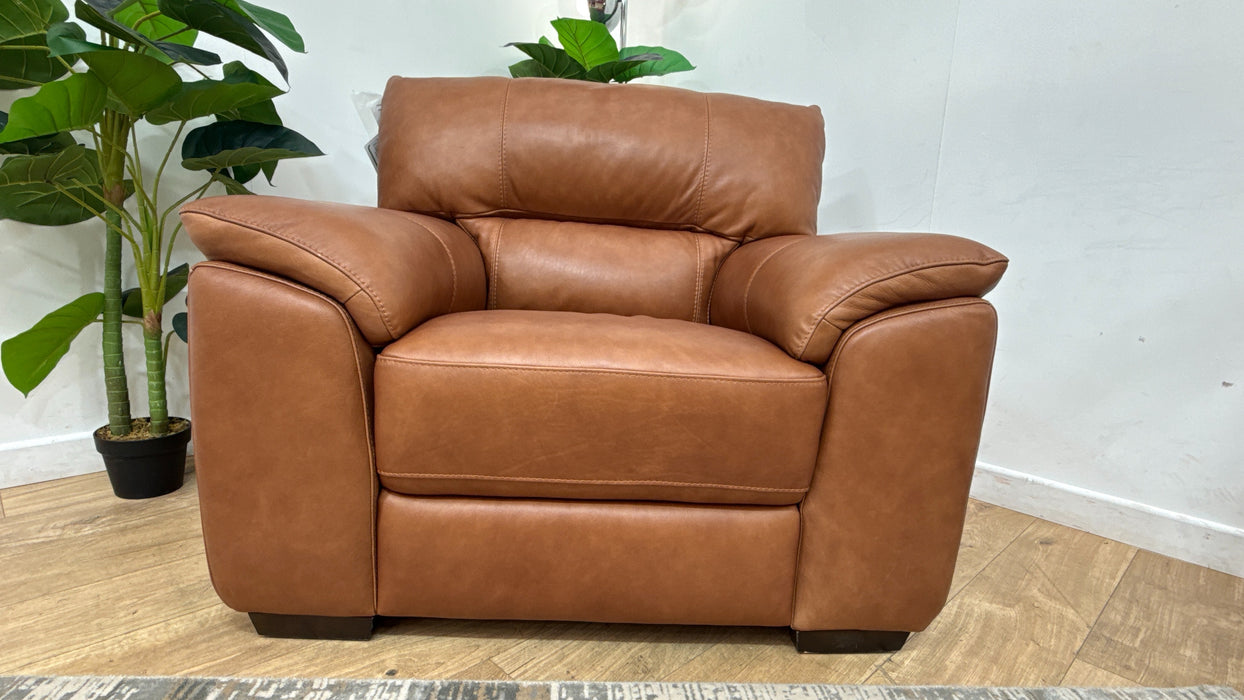 Sofology Santina Leather Chair in Relaxed Soft Tan