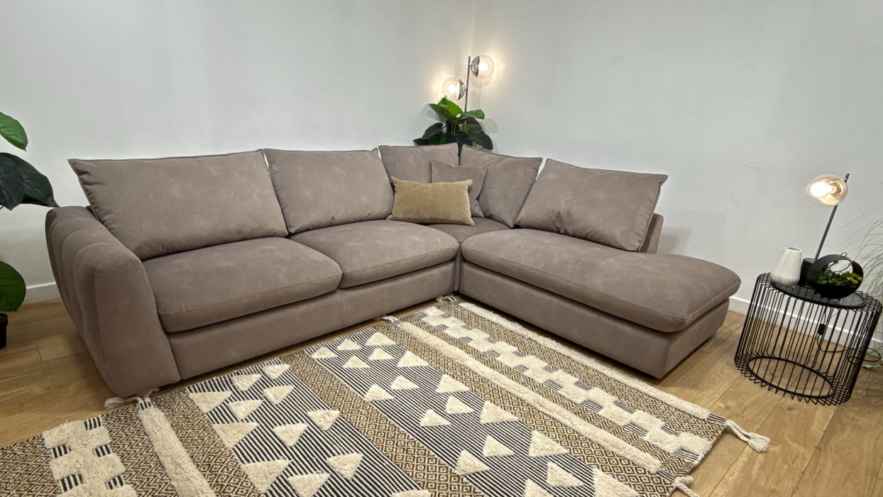 Sofology Hudson Fabric 3 Corner 1.5 Chaise in Lifestyle Flecked Nutmeg