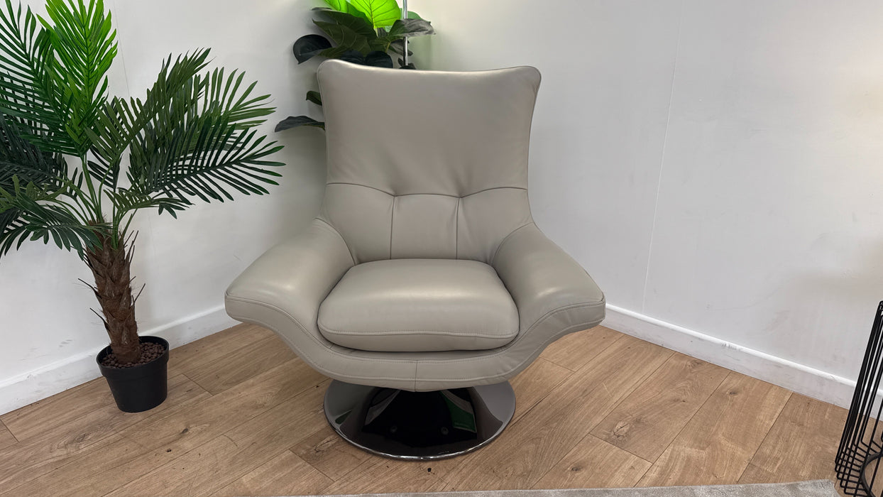 Sofology The Viento Leather Swivel Chair in Trusty Embossed Light Grey