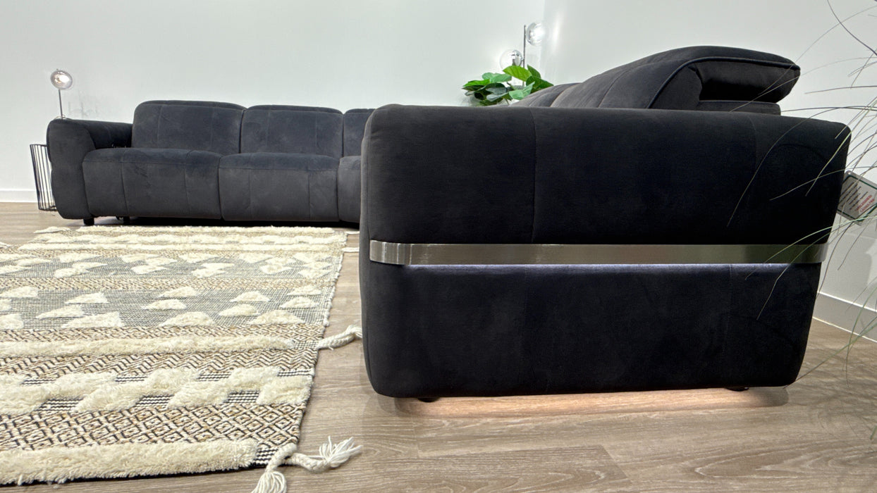 Sofology Lumiere Fabric 3 Corner Console 3 Power Triple Recliner/Headrest Gunmetal Trim Light Marble Console in Lifestyle Flecked Anthracite