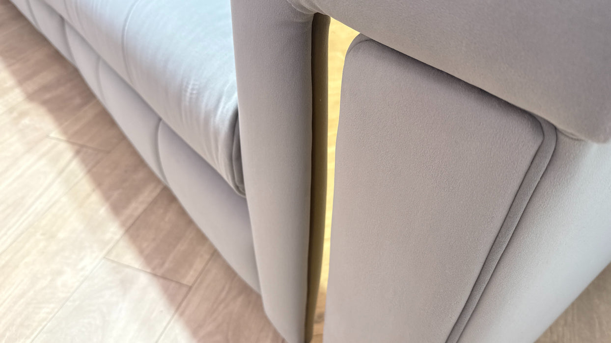 Sofology Oscar Fabric 4 Seater Gold Trim in Matt Velvet Pebble