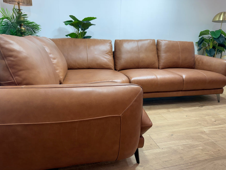 Sofology Adler Leather 1 Corner 2 in Relaxed Soft Tan