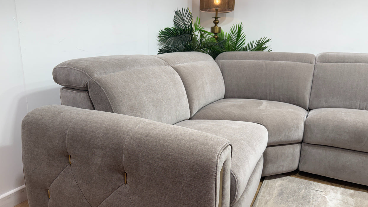 Sofology Kingsbridge Fabric 1.5 Corner 3 Power Recliner/Headrest in Relaxed Chenille Nutmeg