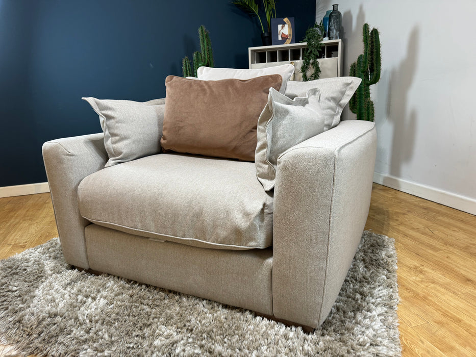 Gaia Fabric Loveseat -Buckingham Linen ( WA2 )