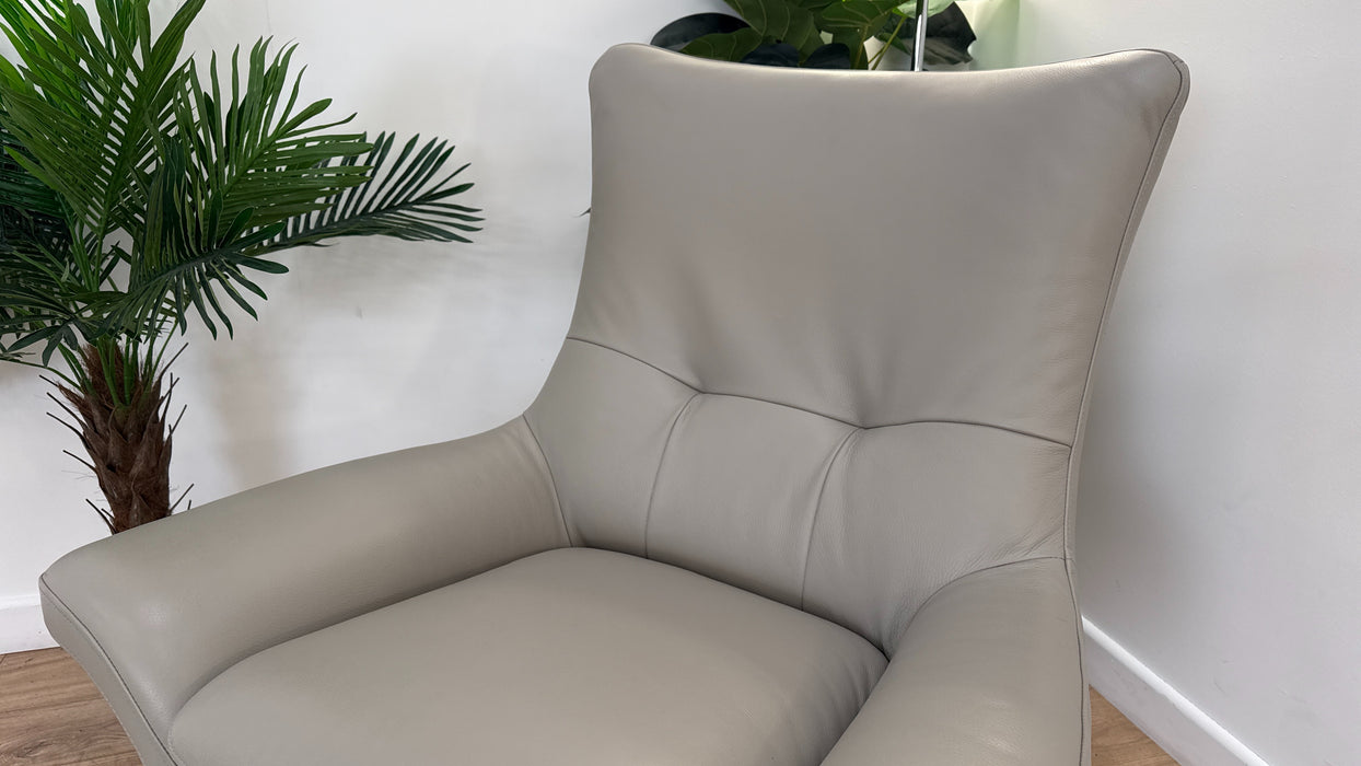 Sofology The Viento Leather Swivel Chair in Trusty Embossed Light Grey