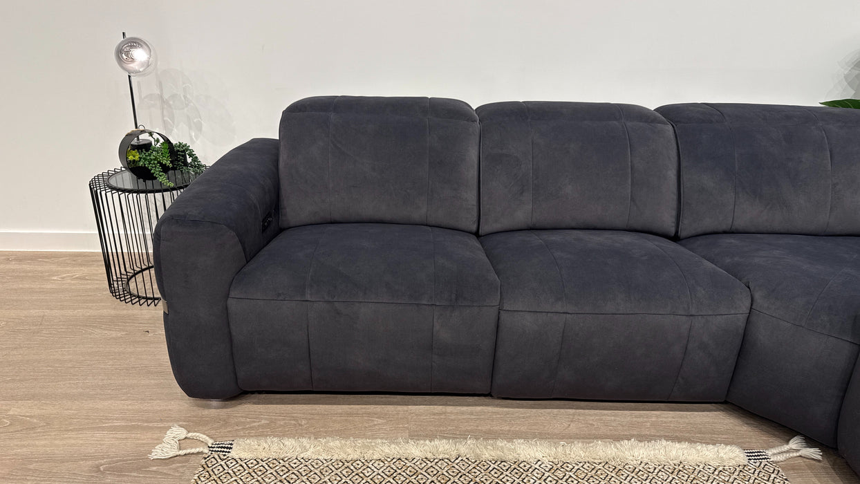 Sofology Lumiere Fabric 3 Corner Console 3 Power Triple Recliner/Headrest Gunmetal Trim Light Marble Console in Lifestyle Flecked Anthracite