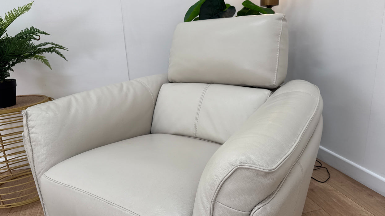 DFS The Vixon Leather Reclining Chair in New Club Fossil