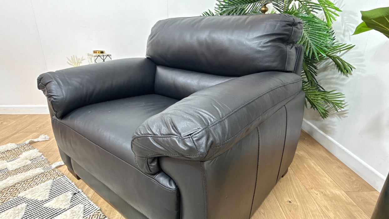 Sofology Santino Leather Chair in Hampshire Black